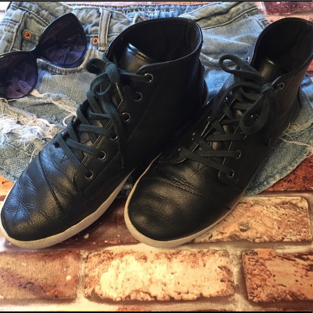 Toms Black Leather Hightop Sneakers